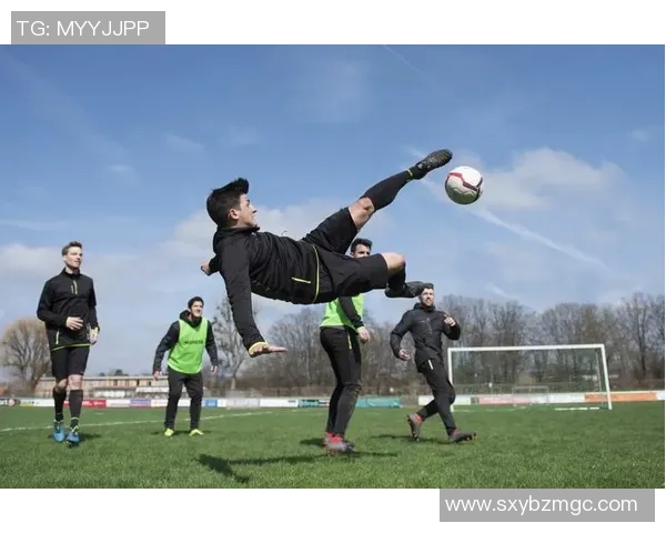 两大足球巨星双双遭遇跟腱断裂困境 重返赛场的艰难挑战与希望