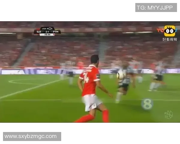 模仿足球巨星经典动作挑战赛展示各大球员标志性风采